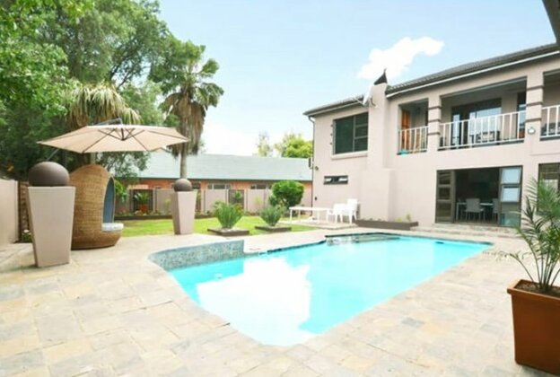 2opterblanche Guesthouse - Photo2