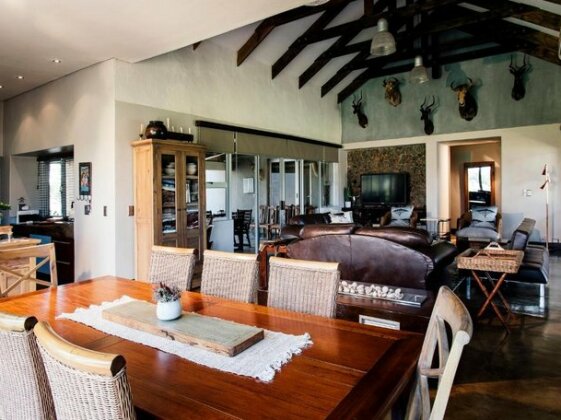 High Tree Lodge - Photo2