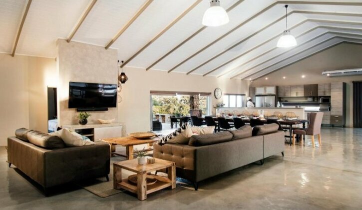 Hillside Lodge - Photo2