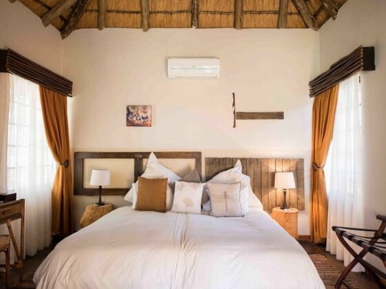 Mziki Safari Lodge - Photo5
