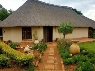 Buthule Guesthouse Situated on Crocodile River bank