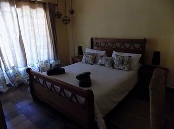 Out Of Africa Guesthouse - Photo4