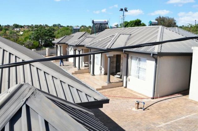 Naledi Lodge & Guest Houses - Photo3