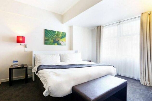1 Bedroom Apartment In City Centre Cape Town - Photo3