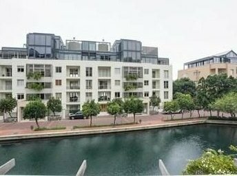 101 Faulconier Waterfront Luxury Apartment