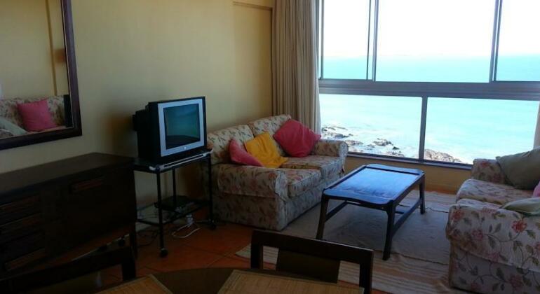 7 Views Self Catering Beachfront Apartment - Photo3