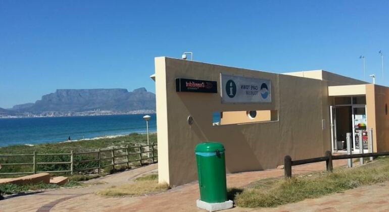 7 Views Self Catering Beachfront Apartment - Photo4