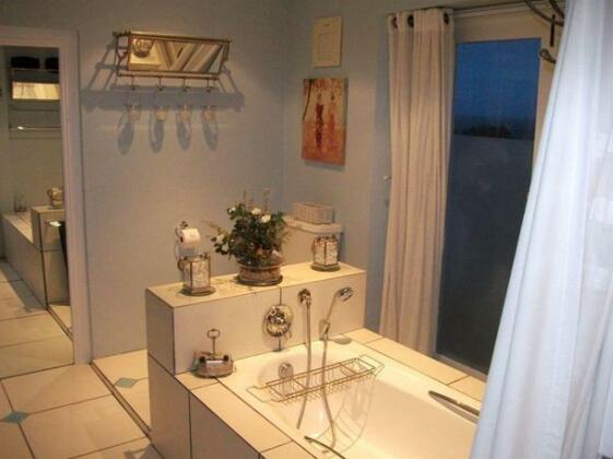 A Boat House - Photo4