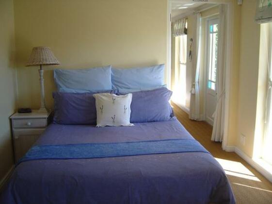 A2 Ocean View Guest House - Photo3