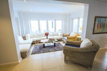 Abington Manor Fish Hoek Guesthouse - Photo3