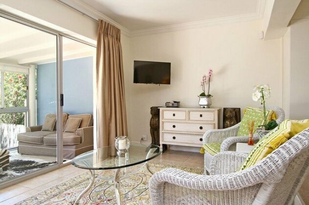 Bayhill Luxury Apartment - Photo4