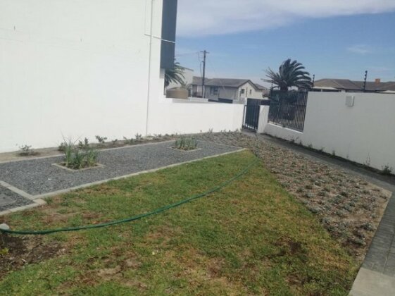 Beach Break Holiday Apartment - Photo3