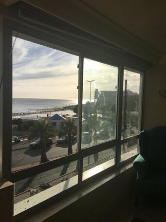 Beachfront Sea View Apartment - Photo5