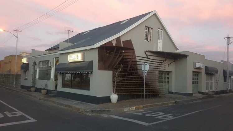 Bedrock Guest Studios - Photo2