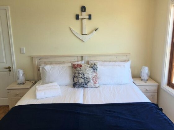 Berg and Beach - Simon's Town - Photo2