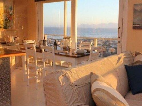 Blue Bay View Guesthouse - Photo2
