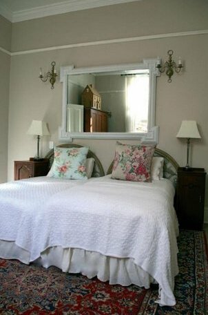 Cambria Holiday Home - Photo5