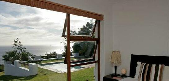 Camelthorn Lodge - Photo2