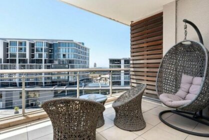 Canal Quays Luxury Apartment Waterfront