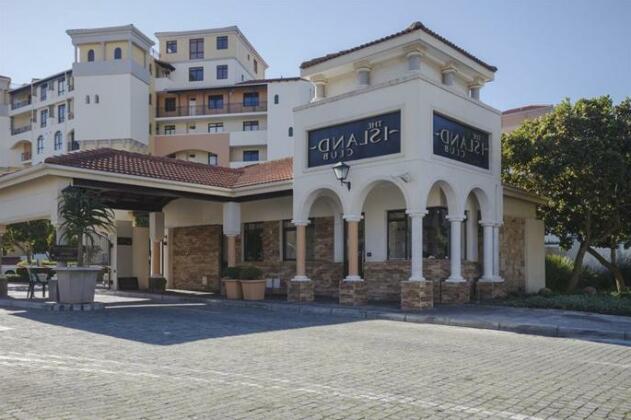 Cape Town City Accommodation - The Island Club