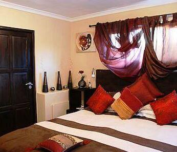 Cape Town Sea More - Express Tours and Guesthouse - Photo3