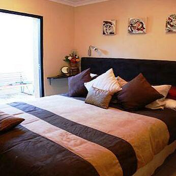 Cape Town Sea More - Express Tours and Guesthouse - Photo5