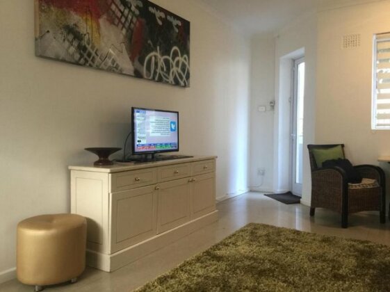 Central Green Point Apartment - Photo4