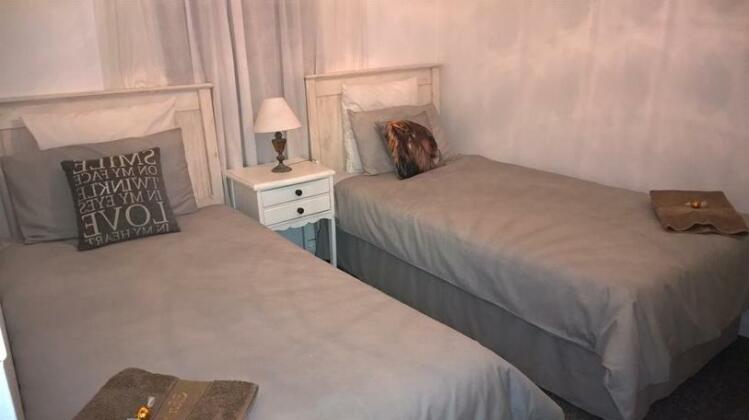 Chamomile Cottage - Photo3