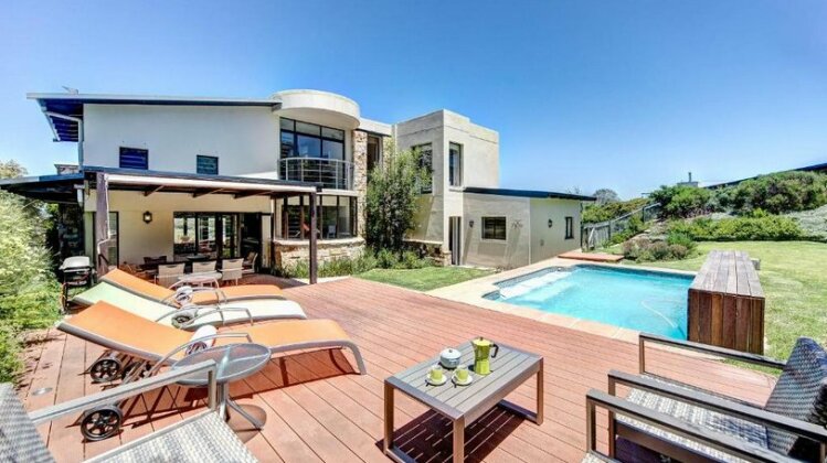 Chapman's View Villa - Photo2