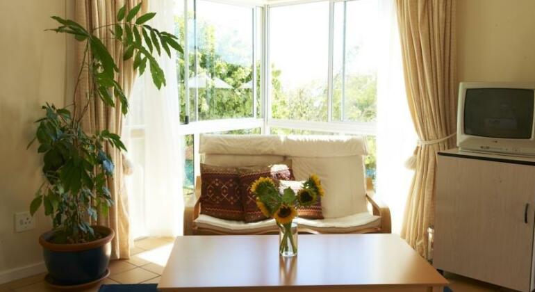 Diamond House Guesthouse - Photo2
