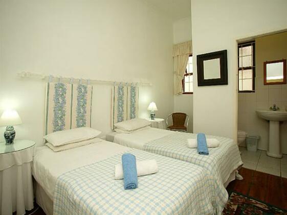 District Six Guesthouse - Photo2