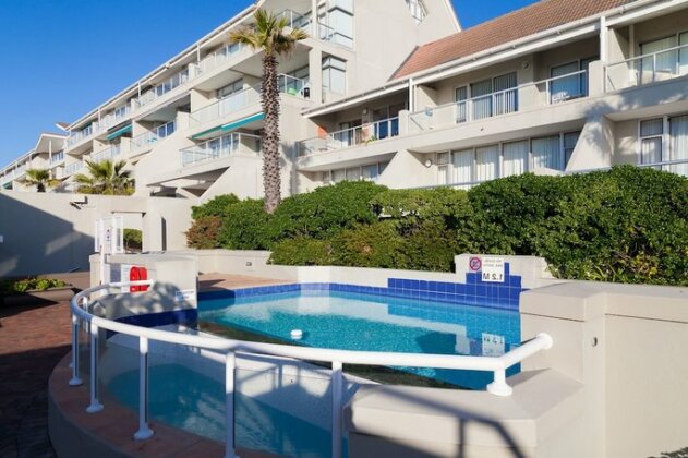 Dolphin Beach Hotel - Photo2
