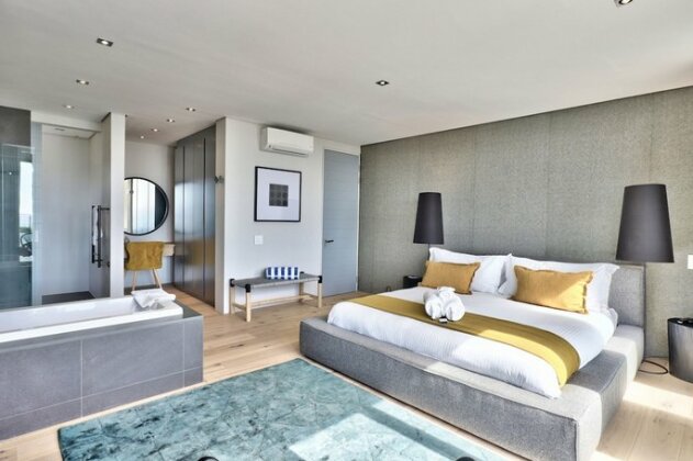 Elements Luxury Suites by Totalstay - Photo5