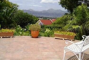 Firmount Lodge Guest House Somerset West - Photo4