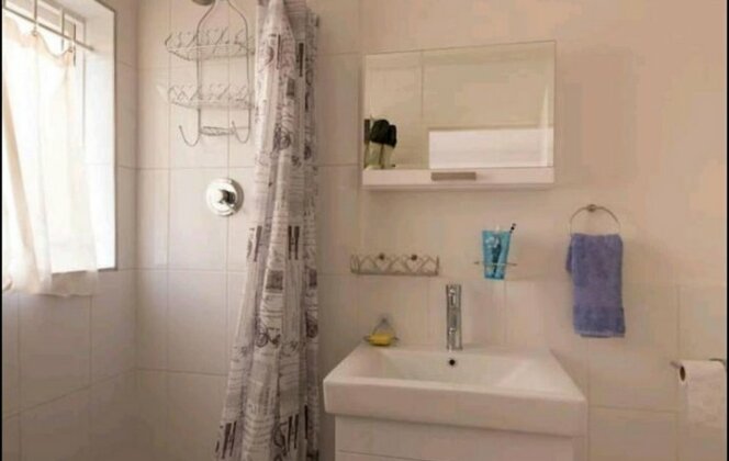 Fresnaye Close Apartment- Sea Point - Photo4