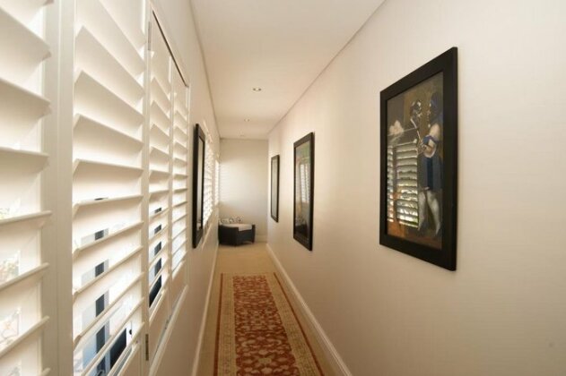Geneva Drive Villa - Photo2