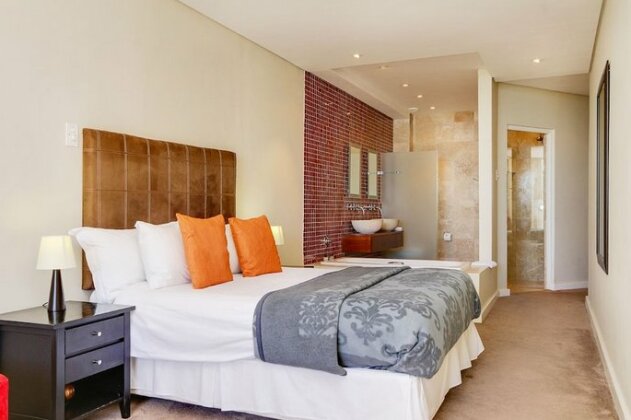 Geneva Drive - Photo3