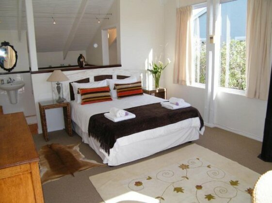 Guinea Fowl House - Photo2