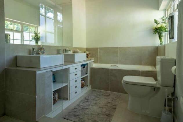 Honey Bird Lodge - Photo4