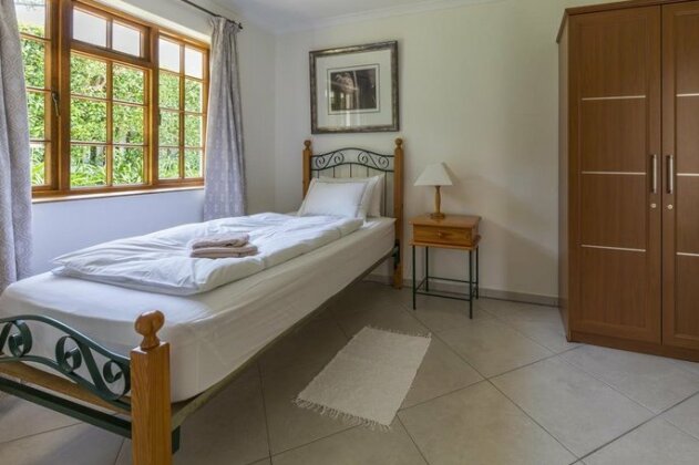 Hout Bay Lodge - Photo4