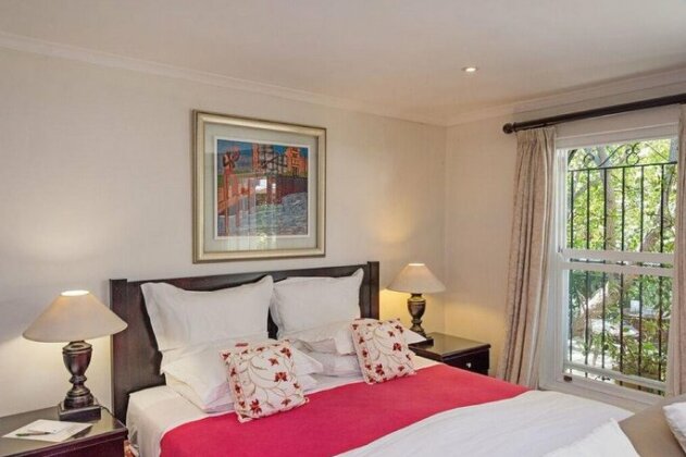 Hunters Lodge Cape Town - Photo5
