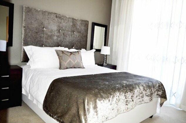 Infinity Self Catering Apartments - Photo4
