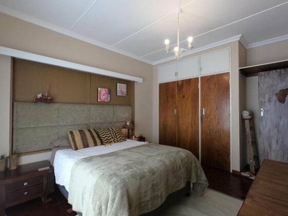 Leo's Den - Photo4