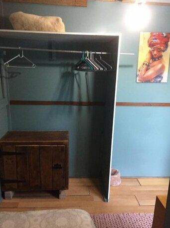 Leo's Den - Photo5