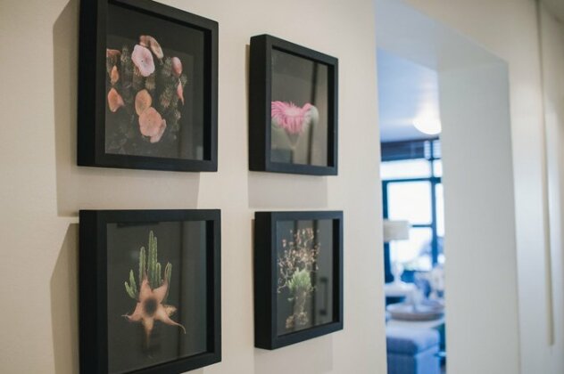 Luxury City Apartment with Mountain Views - Photo2