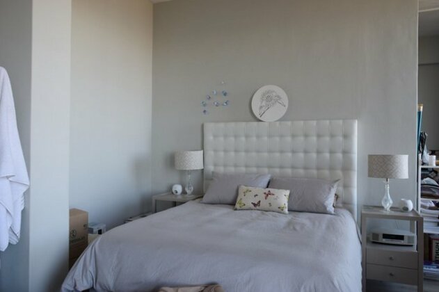Modern 2 Bedroom Apartment in Cape Town - Photo5