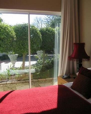 Navona Constantia Guest Cottage - Photo4