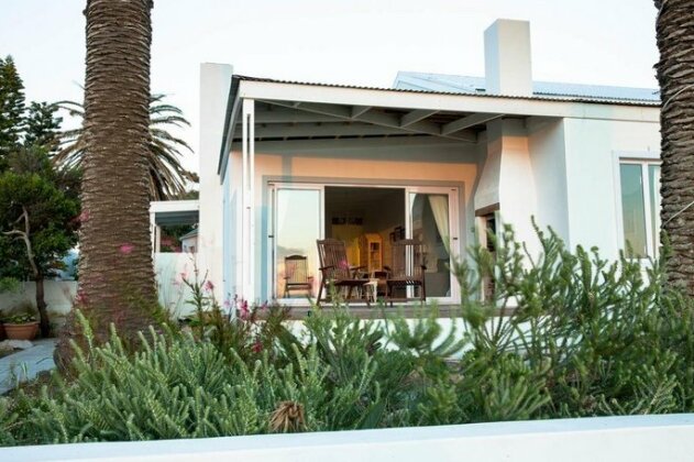 Palm Villa Cottage - Photo2