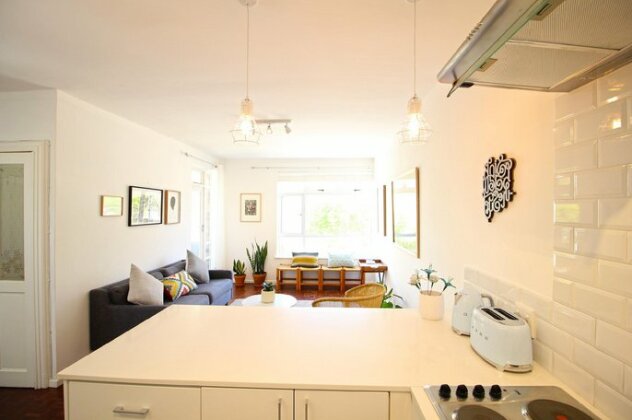 Perfectly Located Modern Seaside Studio - Photo5