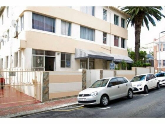 Polana Court central Kloof CT